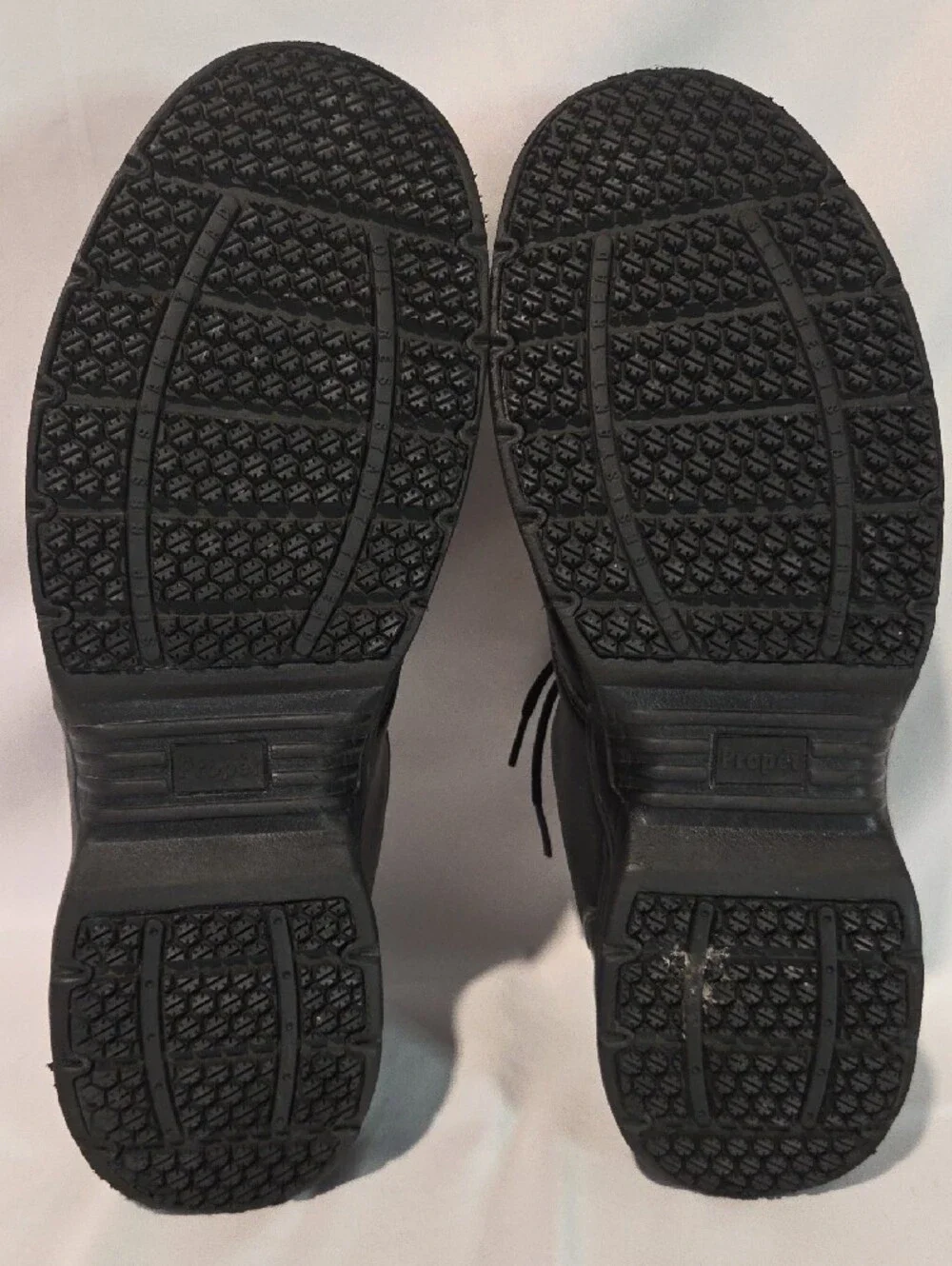 Propét Sergio Men's Oxford Work Shoe.